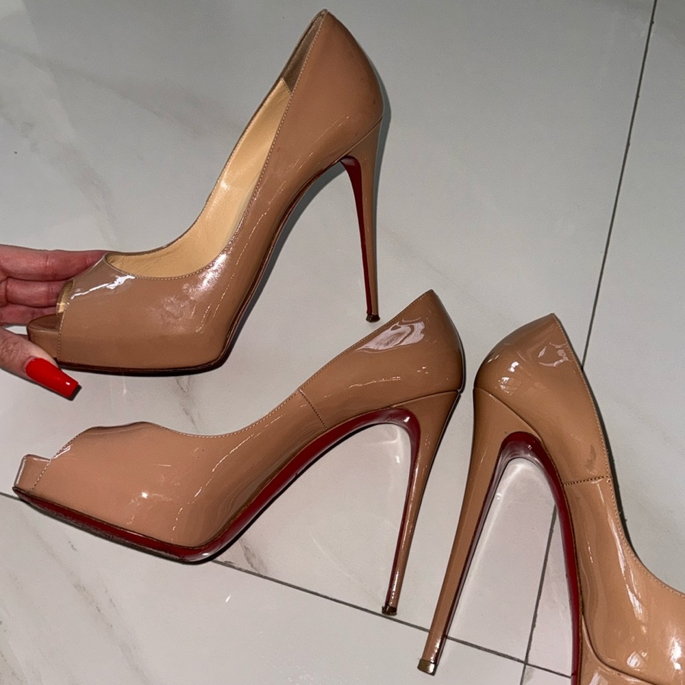 39 authentic Christian Louboutin